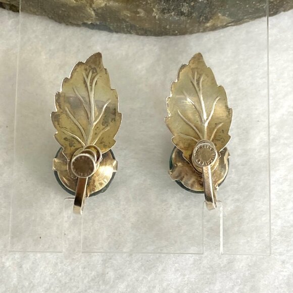 VTG Sterling Silver 925 Round Faceted Green Glass Leaf Screw Back Earrings - Picture 8 of 16